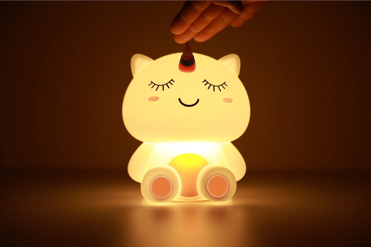 Siliconen Eenhoorn Nachtlampje – Zacht Kinderkamer LED Nachtlampje (10 x 13,2 x 16 cm) – Magische Unicorn Lamp & Sfeervol Cadeau