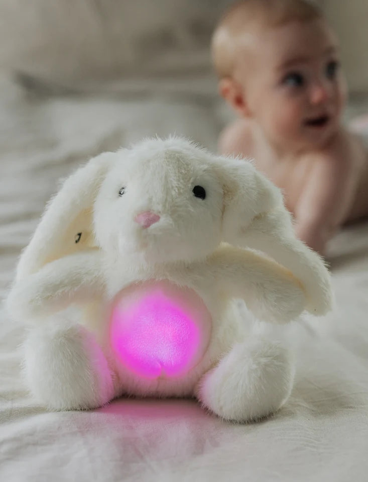 Zachte konijnenknuffel van Creasowl met ingebouwd nachtlampje en slaapgeluiden, 25cm, rustgevende baby slaaptrainer