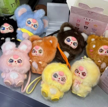 Creasowl Baby Three Mini Knuffel Serie Blind Box – Schattige Vinyl Pop Tas Hangers - Verrassing Blindbox Knuffel Sleutelhanger Collectie - Origineel Cadeau voor Kinderen & Verzamelaars