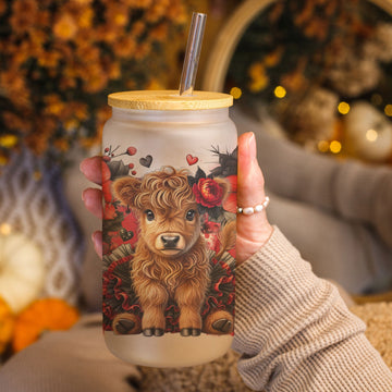 Creasowl Hoogland Koe Glazen Drinkbeker met Bloemen – 500ml – Met Deksel & Glazen Rietje – Koffiebeker, Smoothiebeker, IJskoffie Glas – Herbruikbare Drinkmok