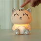 Siliconen Kat Nachtlampje Grijs – Zacht Kinderkamer LED Nachtlampje (10 x 13,2 x 16 cm) – Schattig Cadeau & Sfeerverlichting