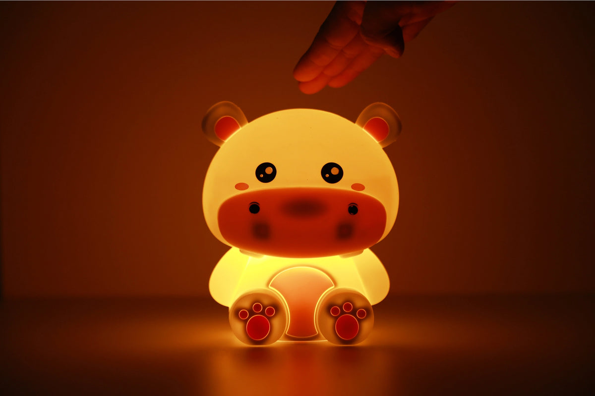 Siliconen Nijlpaard Nachtlampje – Zacht Kinderkamer LED Nachtlampje (10 x 13,2 x 16 cm) – Lief Hiipolampje & Sfeervol Cadeau