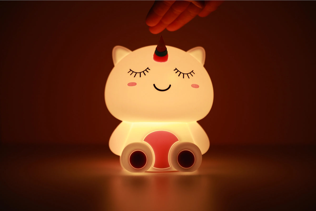 Siliconen Eenhoorn Nachtlampje – Zacht Kinderkamer LED Nachtlampje (10 x 13,2 x 16 cm) – Magische Unicorn Lamp & Sfeervol Cadeau