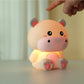 Siliconen Nijlpaard Nachtlampje – Zacht Kinderkamer LED Nachtlampje (10 x 13,2 x 16 cm) – Lief Hiipolampje & Sfeervol Cadeau