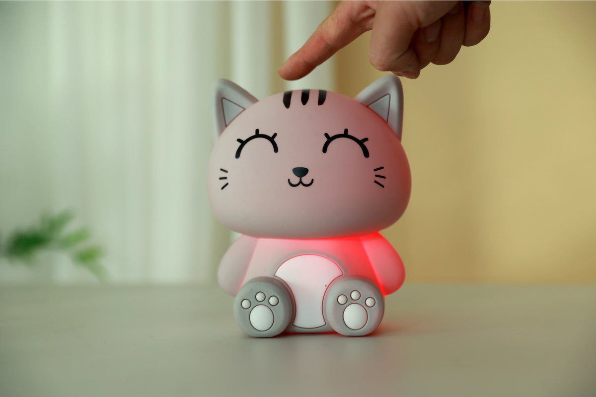 Siliconen Kat Nachtlampje Grijs – Zacht Kinderkamer LED Nachtlampje (10 x 13,2 x 16 cm) – Schattig Cadeau & Sfeerverlichting