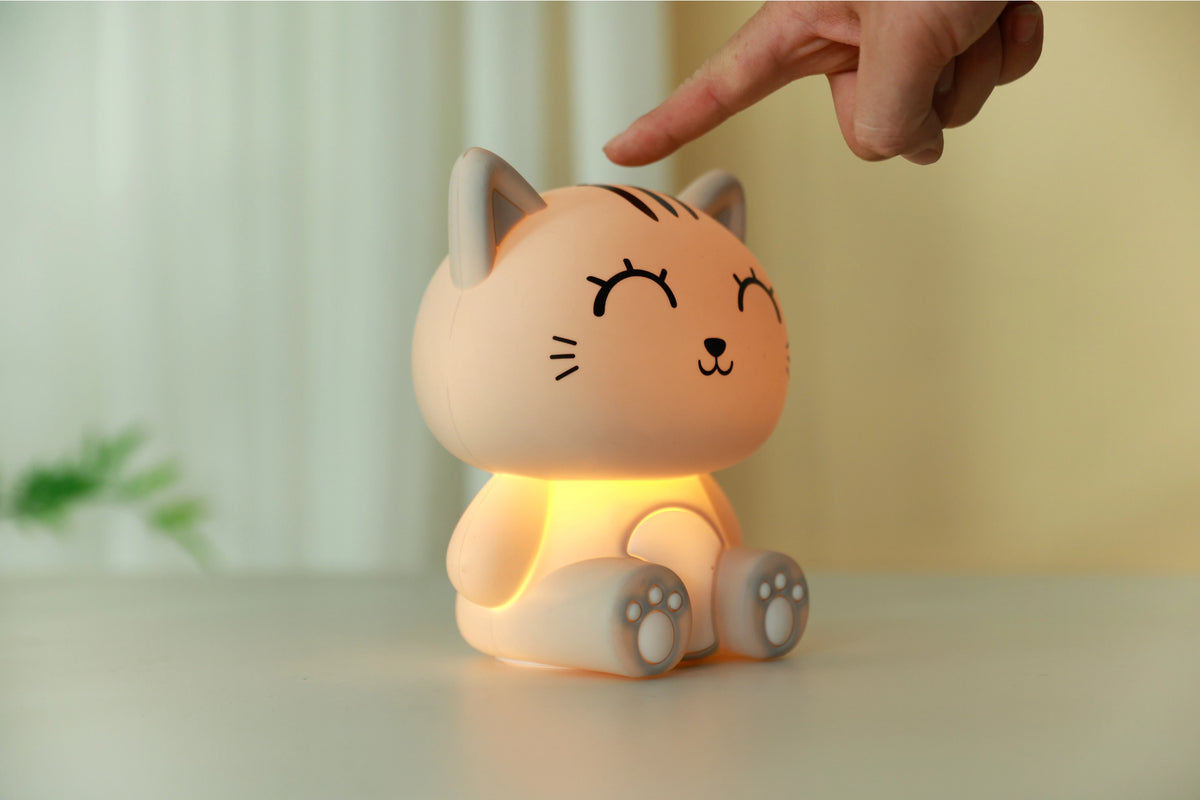 Siliconen Kat Nachtlampje Grijs – Zacht Kinderkamer LED Nachtlampje (10 x 13,2 x 16 cm) – Schattig Cadeau & Sfeerverlichting