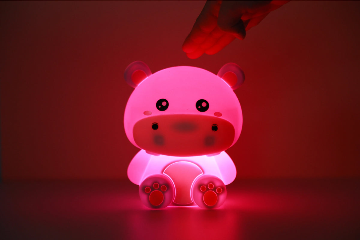 Siliconen Nijlpaard Nachtlampje – Zacht Kinderkamer LED Nachtlampje (10 x 13,2 x 16 cm) – Lief Hiipolampje & Sfeervol Cadeau