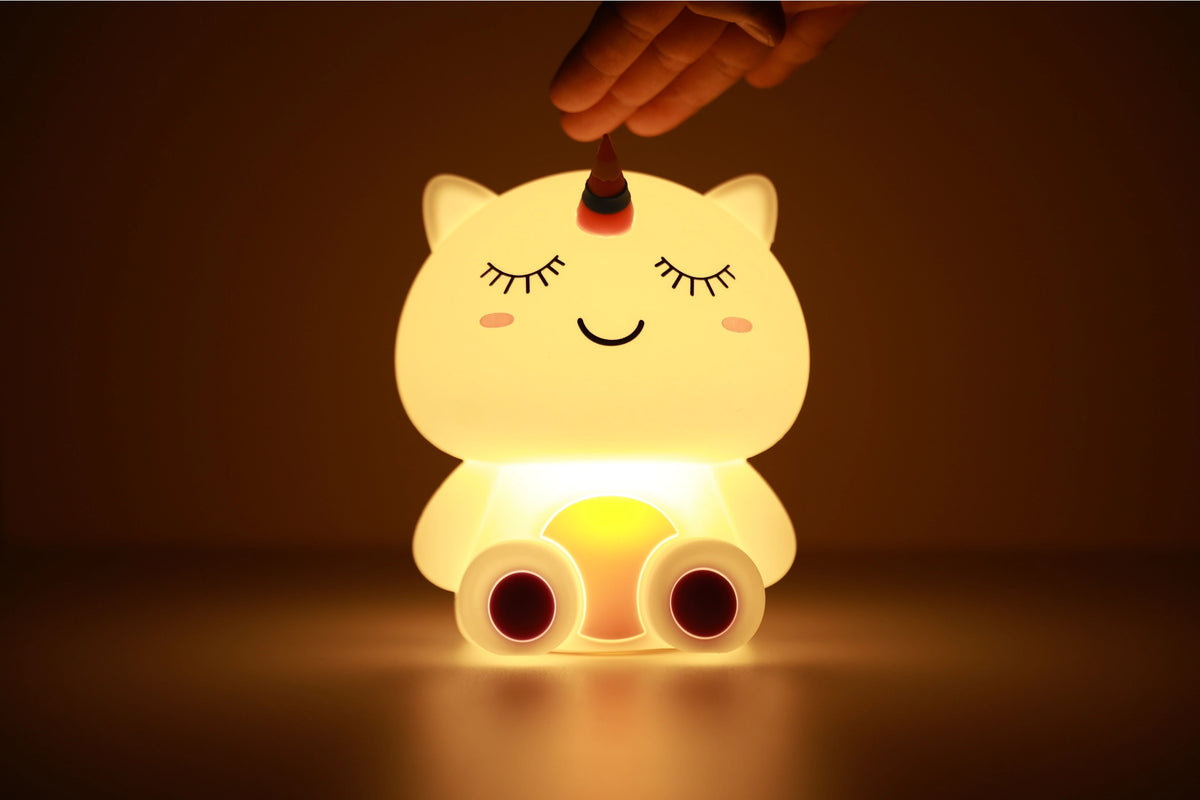 Siliconen Eenhoorn Nachtlampje – Zacht Kinderkamer LED Nachtlampje (10 x 13,2 x 16 cm) – Magische Unicorn Lamp & Sfeervol Cadeau