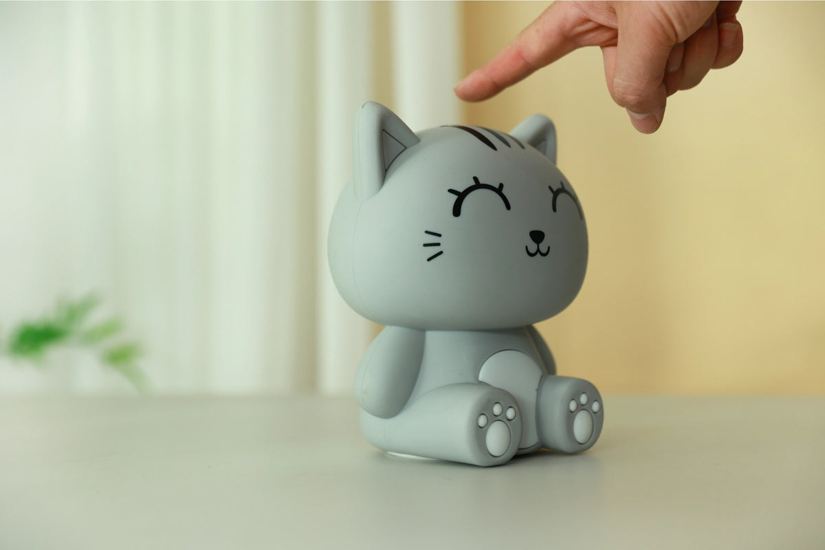 Siliconen Kat Nachtlampje Grijs – Zacht Kinderkamer LED Nachtlampje (10 x 13,2 x 16 cm) – Schattig Cadeau & Sfeerverlichting