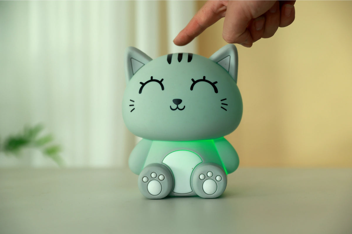 Siliconen Kat Nachtlampje Grijs – Zacht Kinderkamer LED Nachtlampje (10 x 13,2 x 16 cm) – Schattig Cadeau & Sfeerverlichting