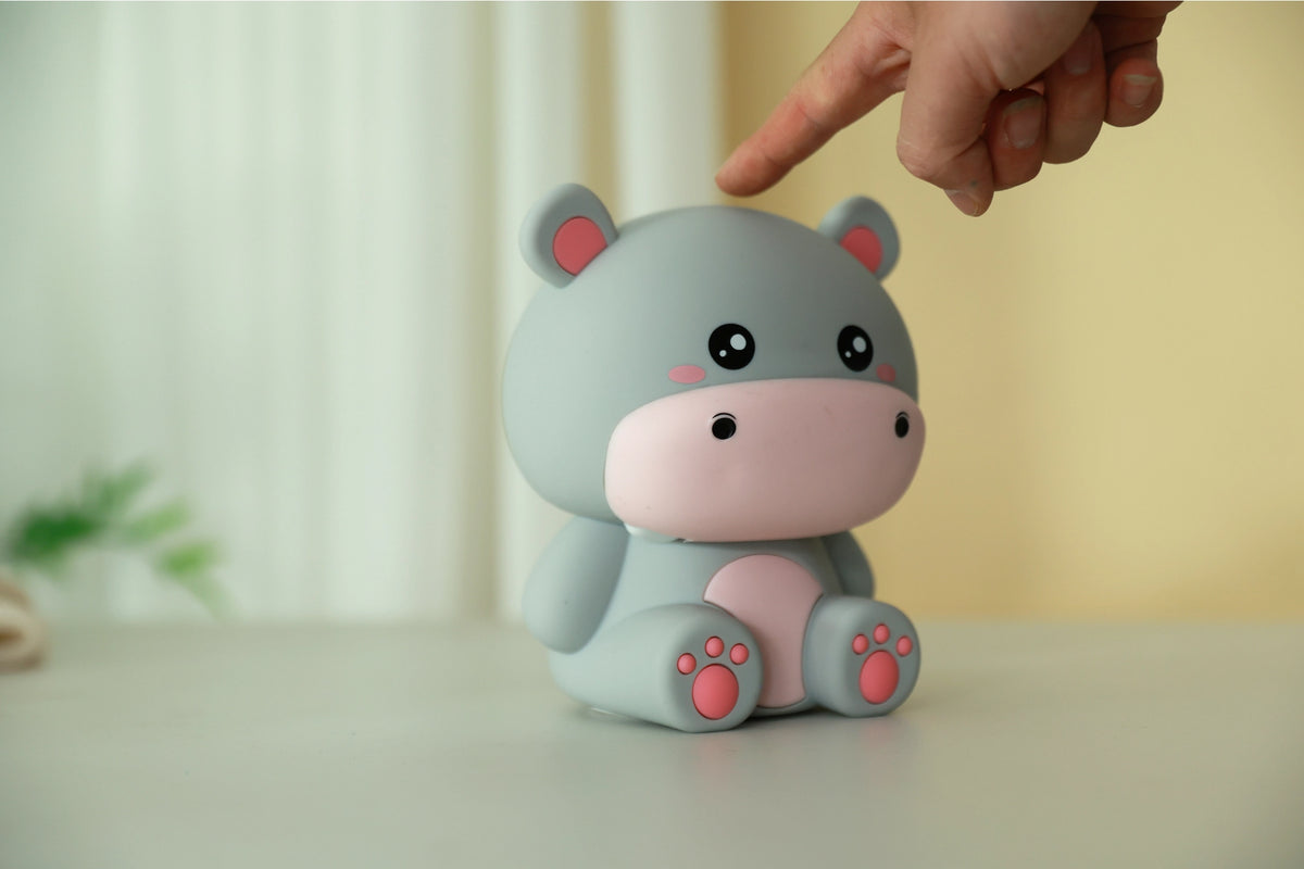 Siliconen Nijlpaard Nachtlampje – Zacht Kinderkamer LED Nachtlampje (10 x 13,2 x 16 cm) – Lief Hiipolampje & Sfeervol Cadeau