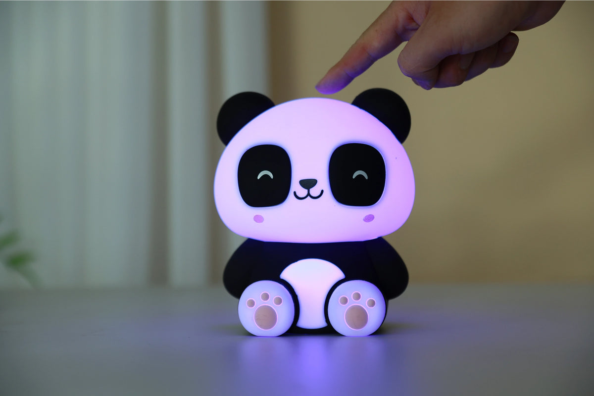 Siliconen panda nachtlamp van Creasowl, zacht kinderkamer LED lampje, 10x13,2x16 cm, geschikt als baby- en kinder cadeau