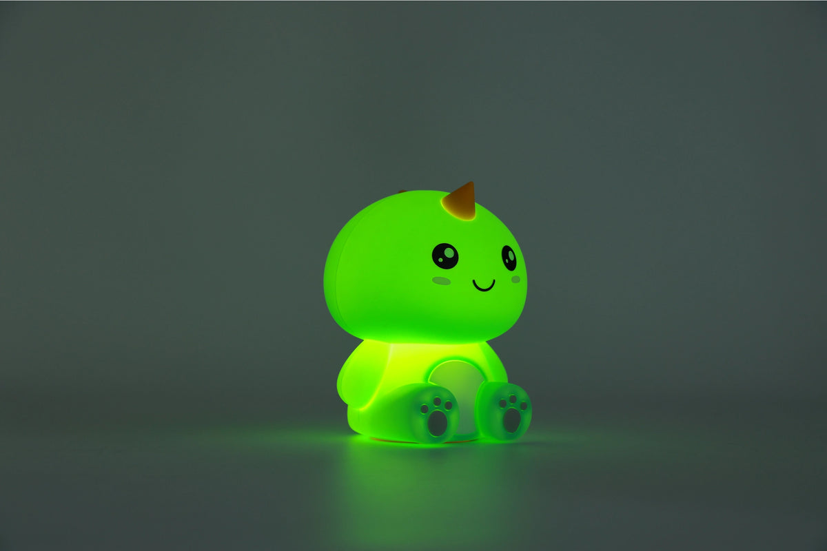 Hello Dino Nachtlampje – Zacht Kinderkamer LED Nachtlampje (10 x 13,2 x 16 cm) – Stoere Dinosaurus Lamp & Sfeervol Cadeau