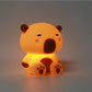Siliconen Capibara Nachtlamp – Zacht Kinderkamer LED Nachtlampje (10 x 13,2 x 16 cm) – Schattige Capybara Lamp & Sfeervol Cadeau