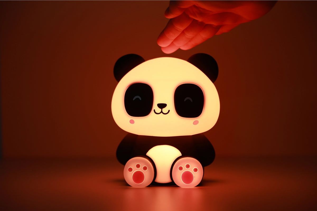 Siliconen panda nachtlampje van Creasowl, zacht LED kinderlampje voor de kinderkamer, formaat 10x13,2x16 cm.