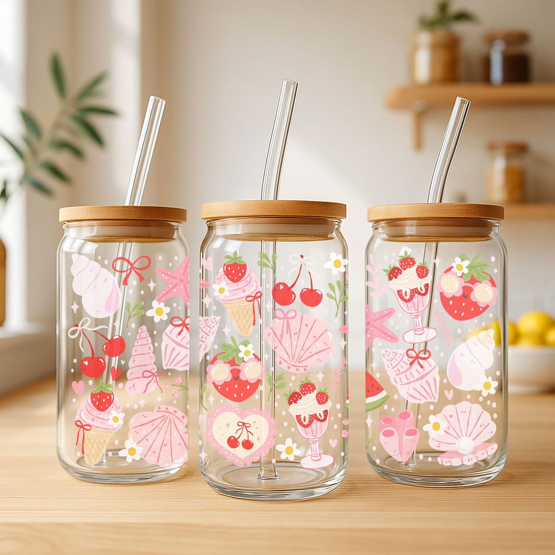 Beachy Berry Bliss Glazen Beker 500ml – Summer Aesthetic Glas met Deksel & Rietje