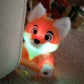 Creasowl Cartoon Lichtgevende Vos Knuffel 🦊 - Zachte LED Plush Pop – 26cm