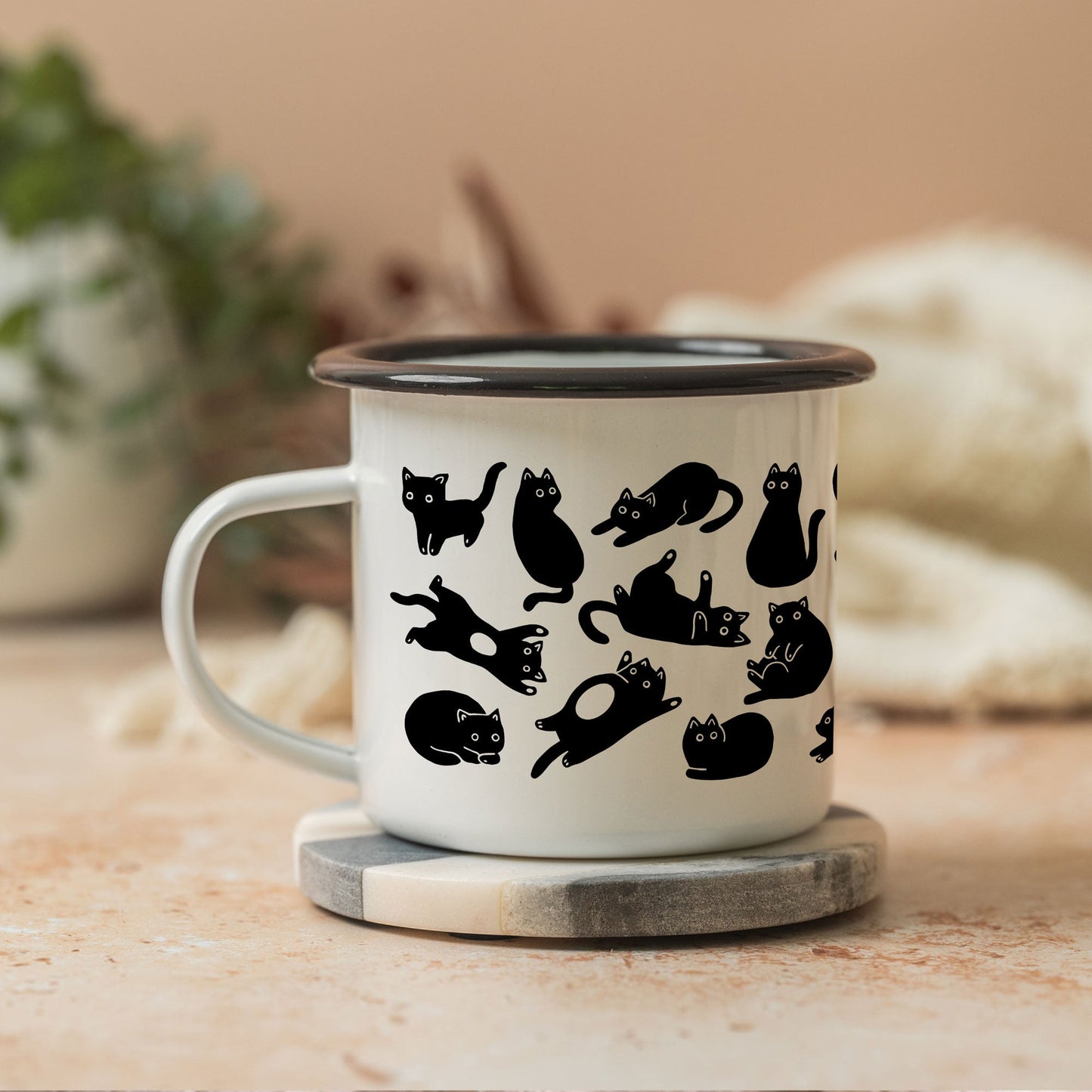 Zwarte Katten Enamel Mok – Stijlvolle Kattenmok Creasowl