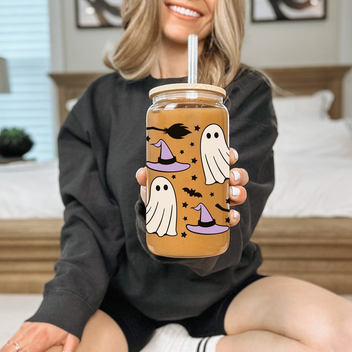Glazen Drinkbeker met Spookjes, Heksenhoedjes en Bezems