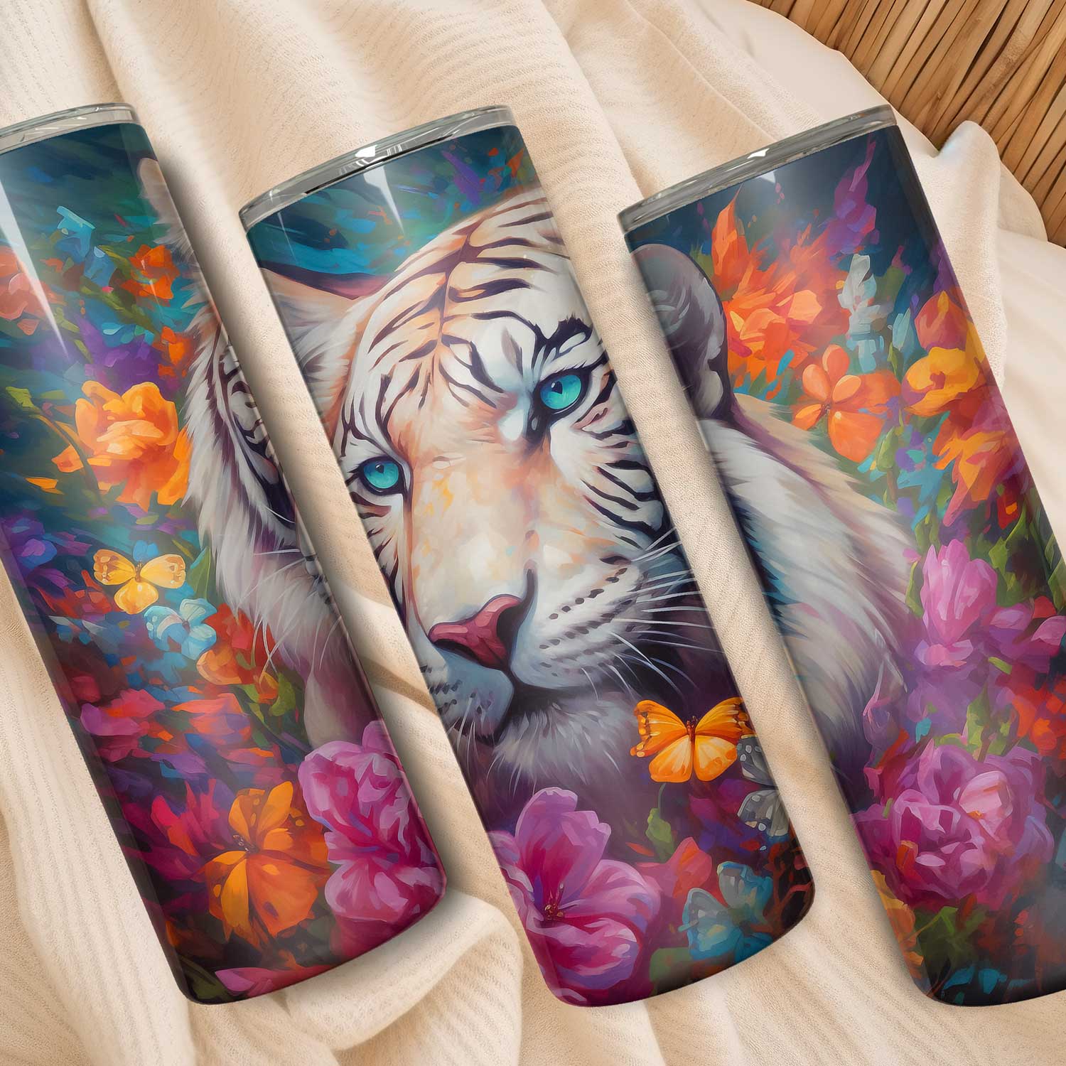 Kleurrijke witte tijger tumbler met bloemen