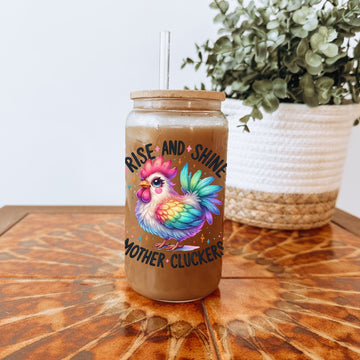 Rise and Shine Mother Cluckers Glazen Beker 500 ml – met deksel & rietje