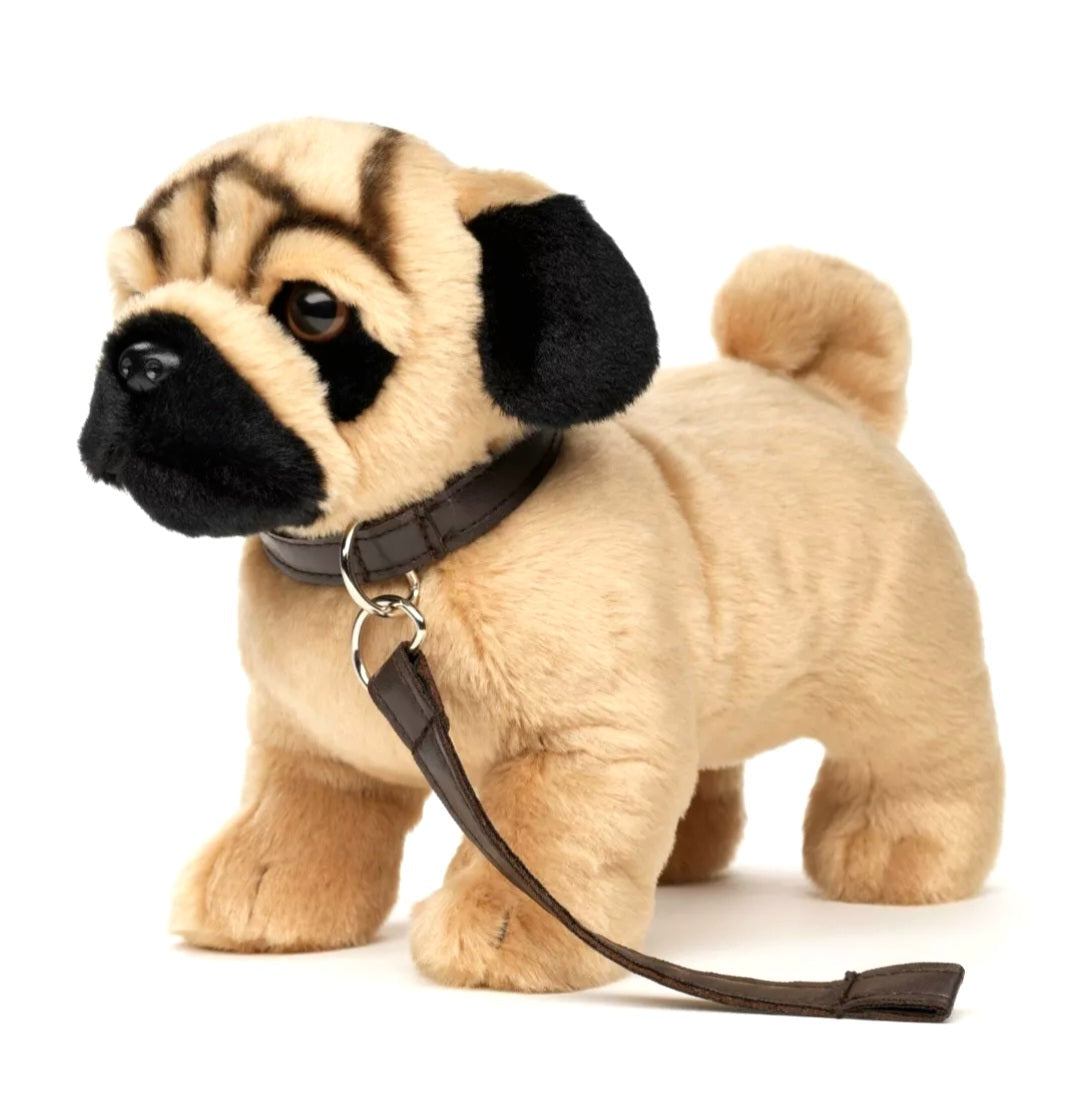 Pug Knuffel Staand met Riem 26 cm – Uni-Toys Eco-Line – 100% Gerecycled Pluche Hond – Zachte Honden Knuffel – Duurzaam Cadeau voor Kinderen Creasowl